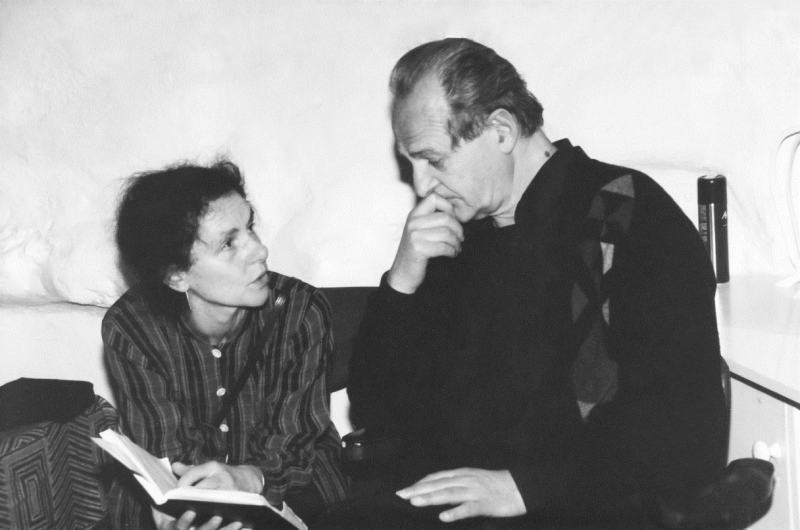 File:Kukli, Tiina (Tiina Kukli koos Adolf Šapiroga Tallinna Linnateatris lavastuse „Isad ja pojad” prooviplaani koostamas, 2002, foto Kalju Orro).jpg